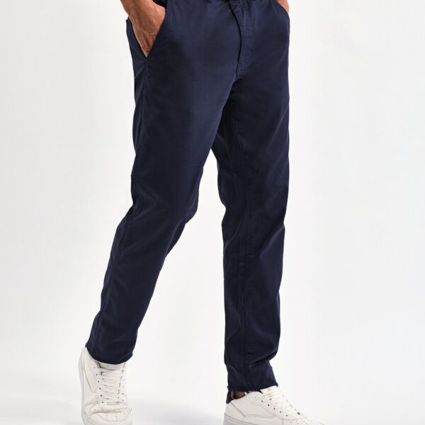 Men’s lightweight chinos Thumbnail